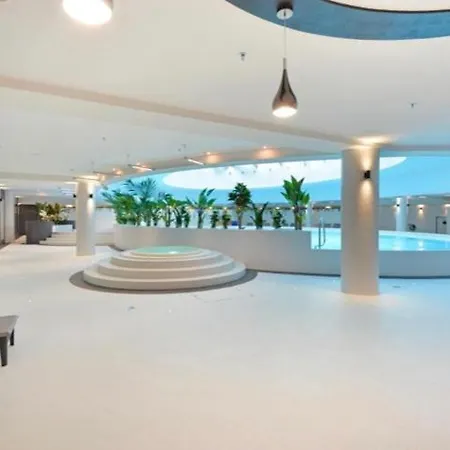 Gc Sun Club Spa & Jacuzzi & Sauna & Pool شقة